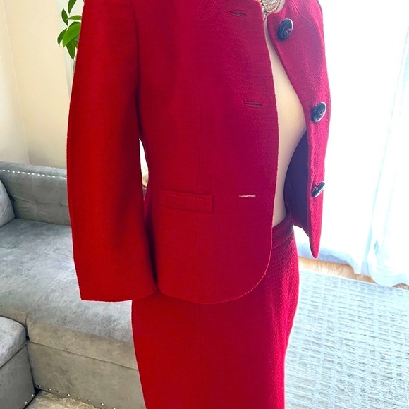 🔥Ann Taylor Elegant Skirt Suit🔥 - Picture 6 of 15